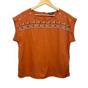 Sherpa Adventure Gear Short Sleeve Burnt Orange Embroidered Blouse‎ Size M